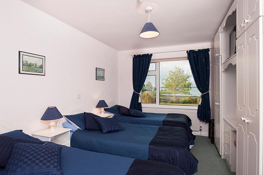 The Waterfront House Country Home Утерард Номер фото
