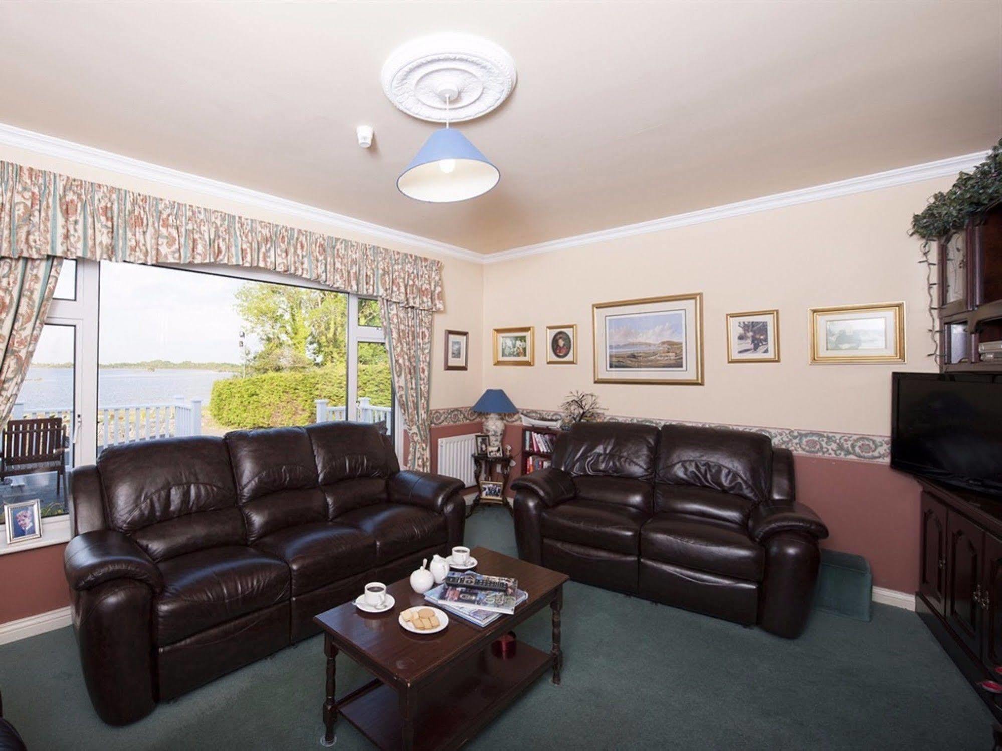 The Waterfront House Country Home Утерард Екстер'єр фото